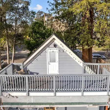 Downtown Napa Hot Tub Retreat - 3 Bed L 2 Bath Villa